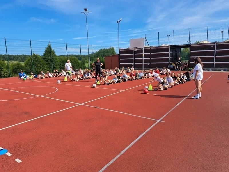 4 2i turniej sportowy.