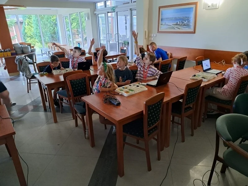 10 2zajecia z konstruowania i programowania robotow.